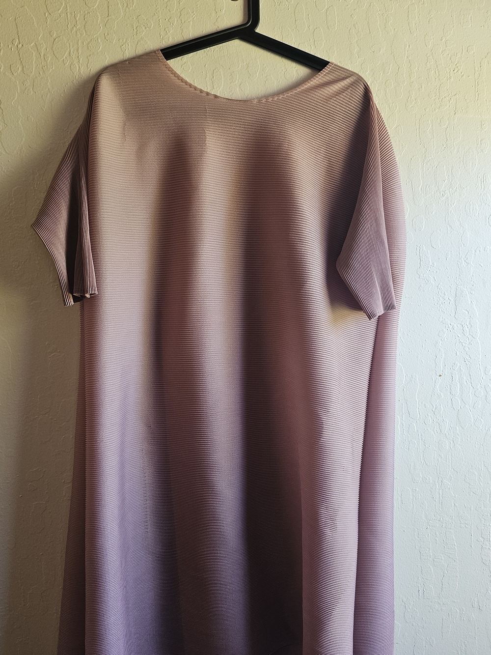 Relaxed Short-Sleeve Midi Dress in Dusty Mauve